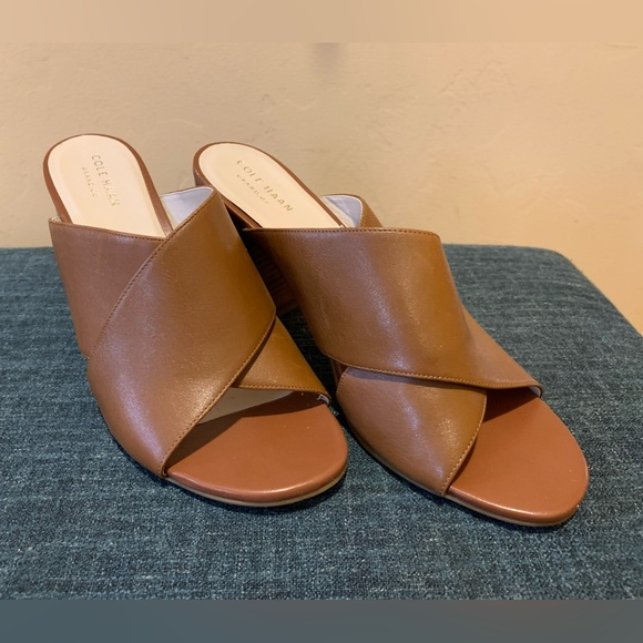 Cole Haan Women's Sandal Size 7.5 Tan Leather Crisscross Mule Clog Heel - Picture 3 of 9